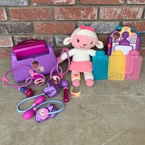 Disney Doc Mcstuffins Dr.s kit, stuffed lamb and clip board set!!